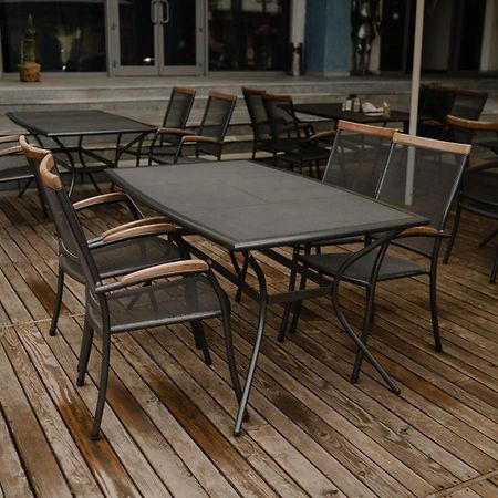 7 Days Hotel Kamyanets-Podilskyi Eksteriør bilde