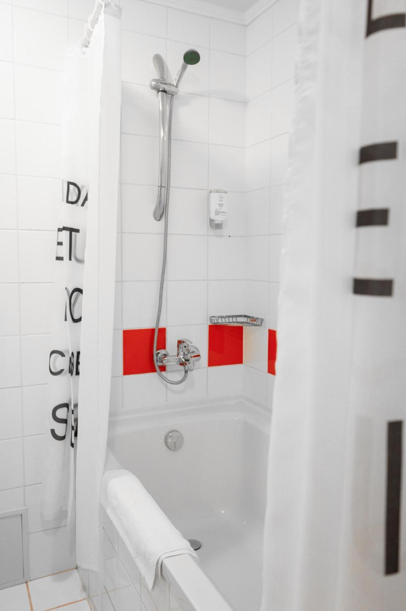 7 Days Hotel Kamyanets-Podilskyi Eksteriør bilde