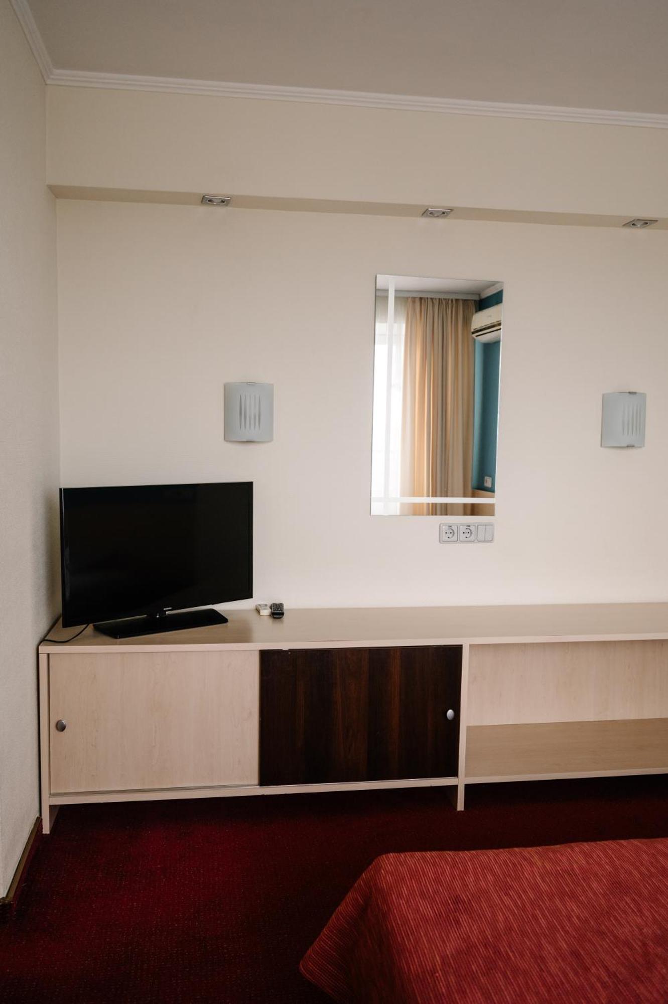 7 Days Hotel Kamyanets-Podilskyi Eksteriør bilde