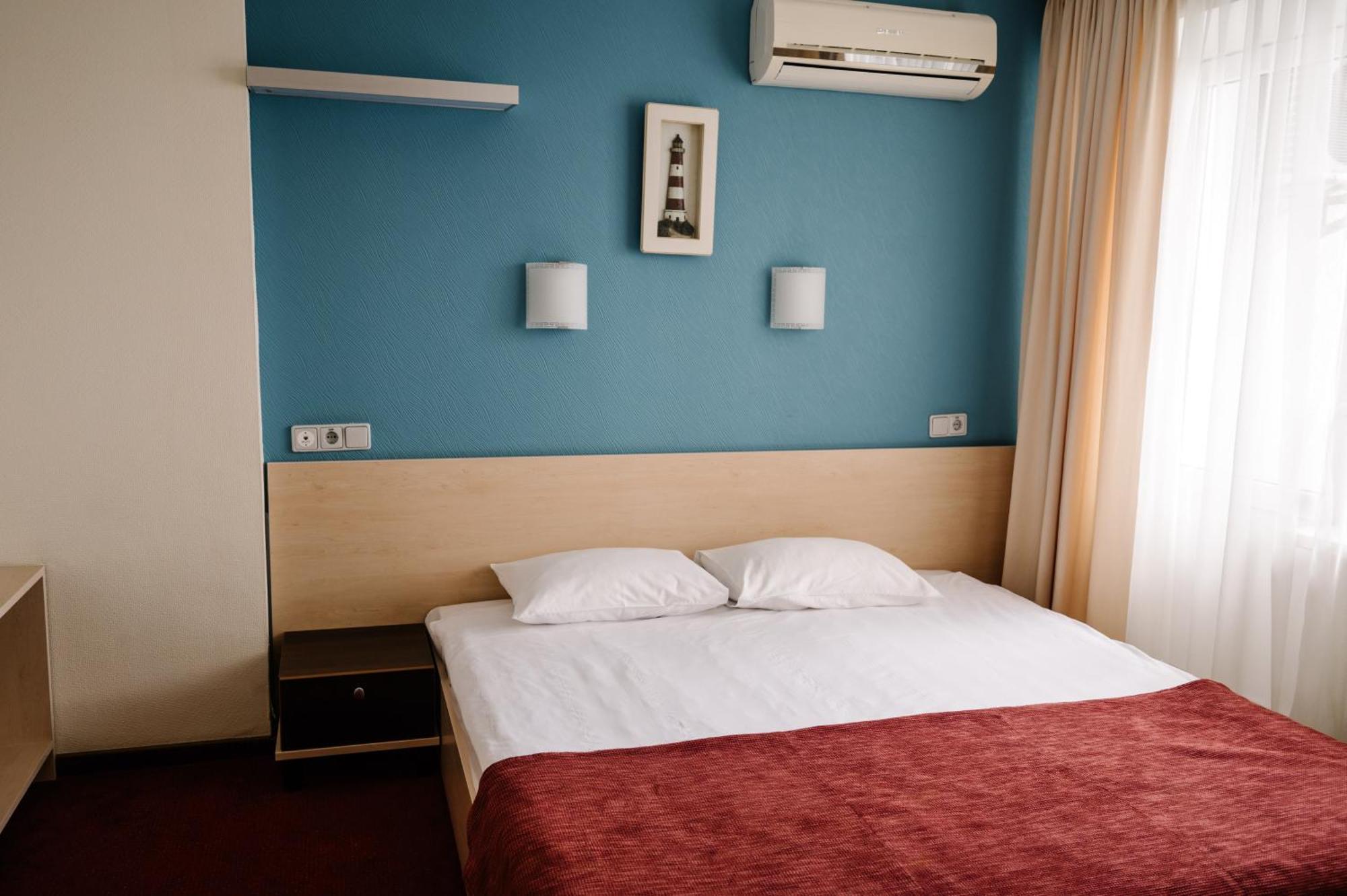 7 Days Hotel Kamyanets-Podilskyi Eksteriør bilde