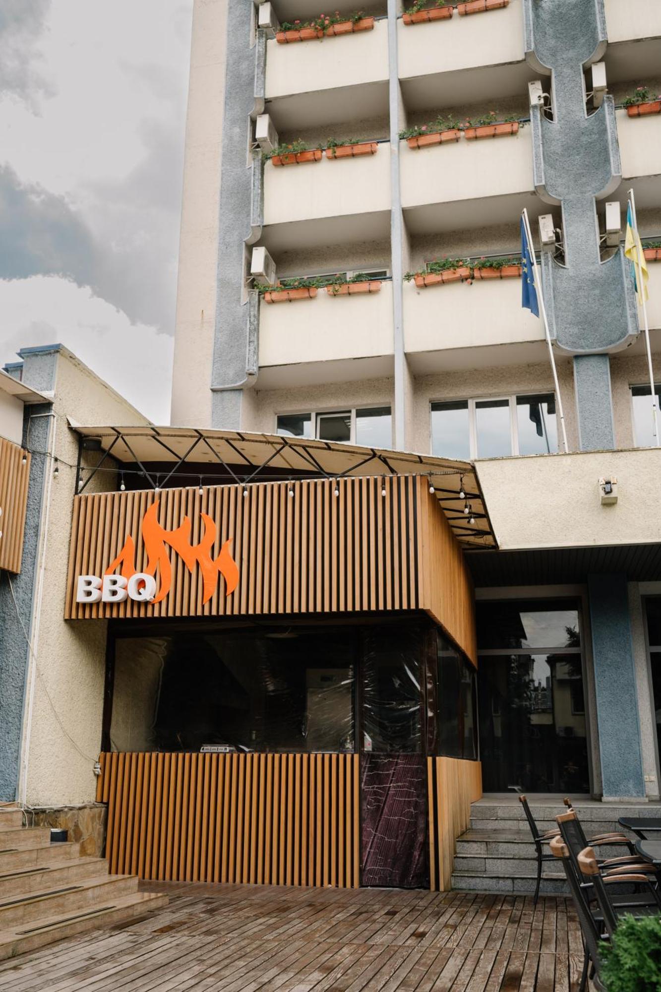 7 Days Hotel Kamyanets-Podilskyi Eksteriør bilde