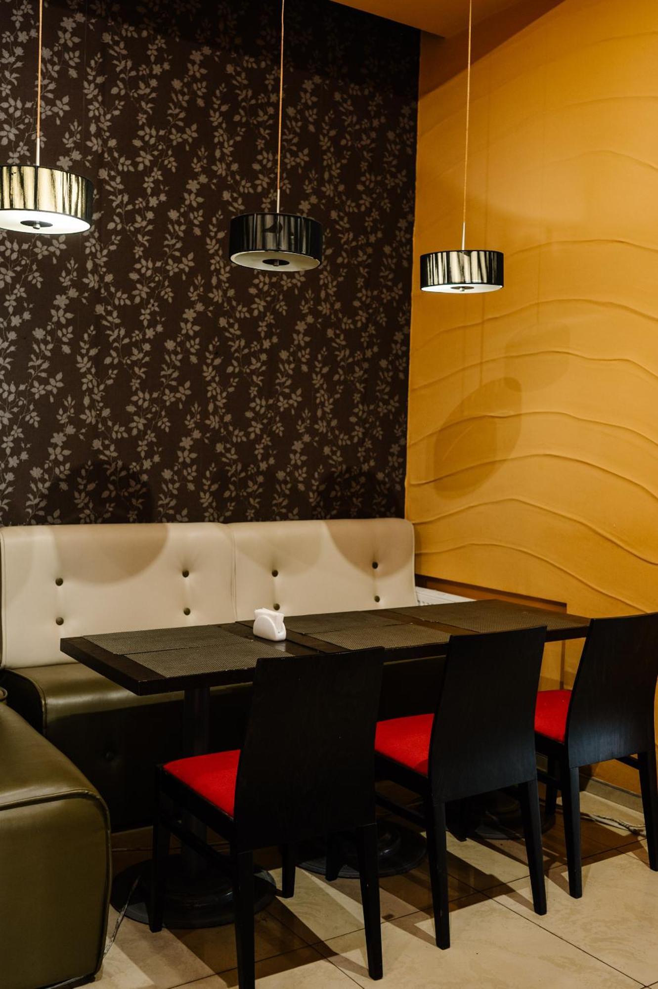 7 Days Hotel Kamyanets-Podilskyi Eksteriør bilde